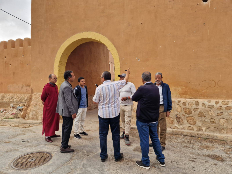 زيارة ميدانية للإطلاع عن قرب على أشغال ترميم مقاطع من سور وابراج المدينة العتيقة. زيارة ميدانية للإطلاع عن قرب على أشغال ترميم مقاطع من سور وابراج المدينة العتيقة.