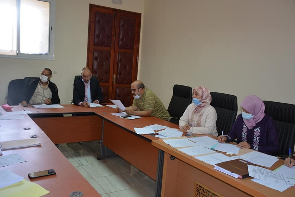 عقدت لجنة التهيئة الحضرية والتعمير وإعداد التراب والبيئة برئاسة السيد محمد حمسك